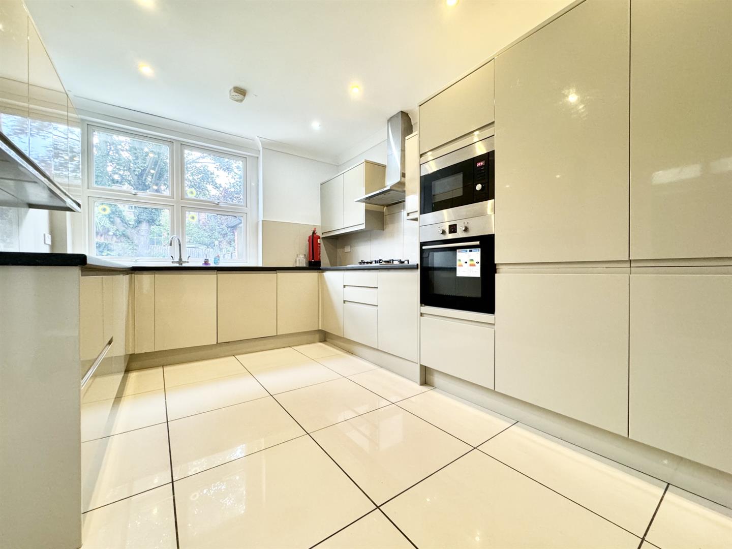 Rathcoole Gardens, Crouch End